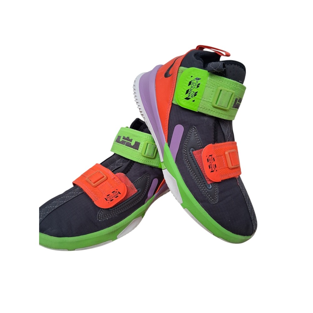 Nike LeBron Soldier 13 GS size 4 Youth Basketball Athletic School Sport Sneakers